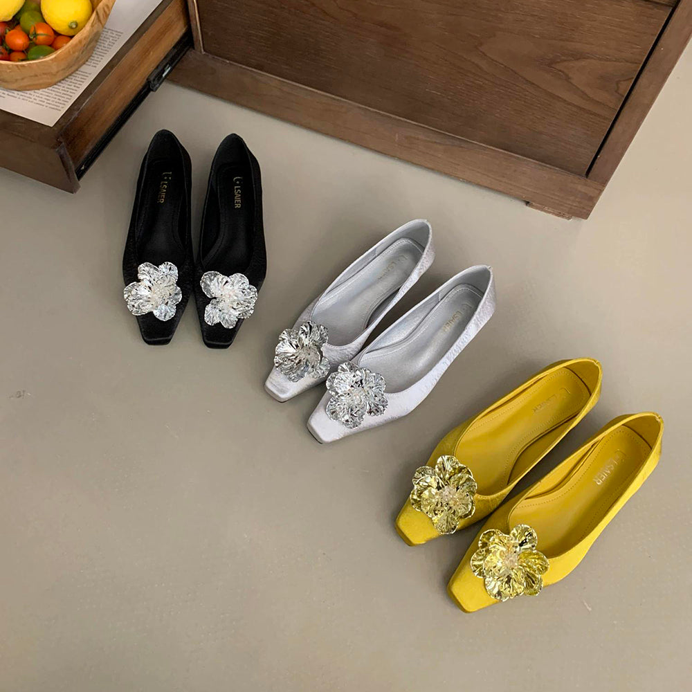 Shining flower textured reflective casual shoes