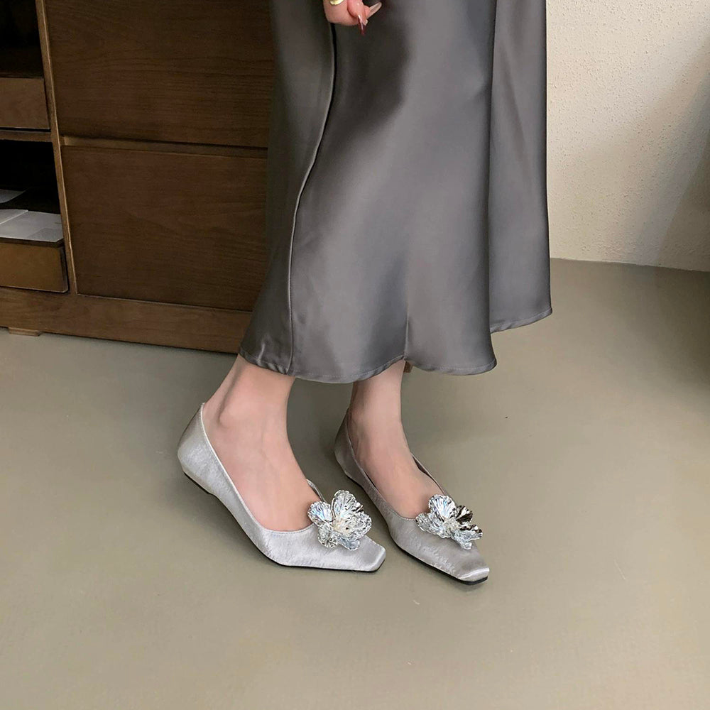 Shining flower textured reflective casual shoes