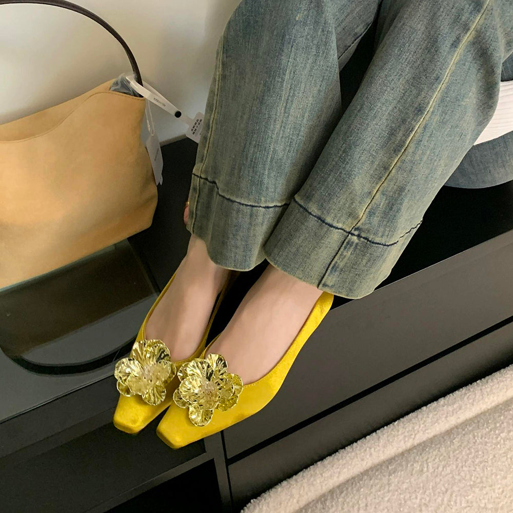 Shining flower textured reflective casual shoes