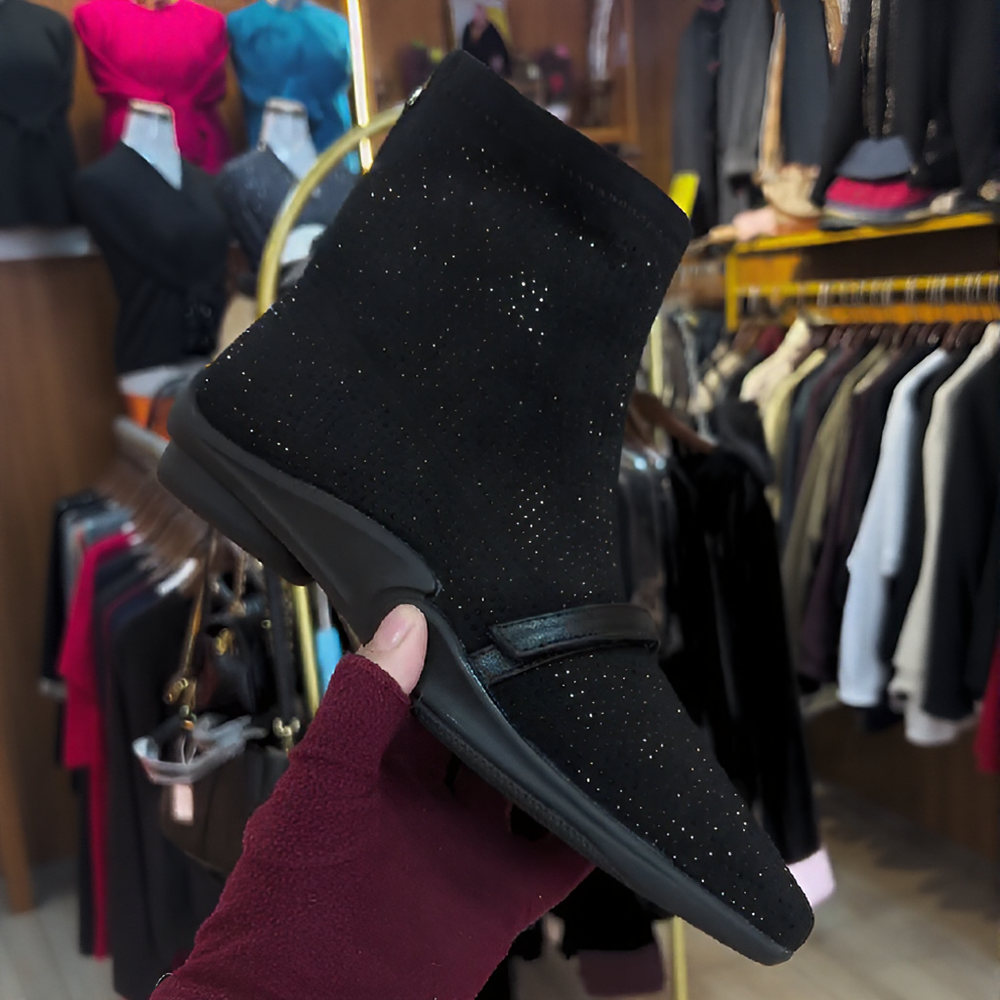 Rhinestone flat elegant pointed toe boots