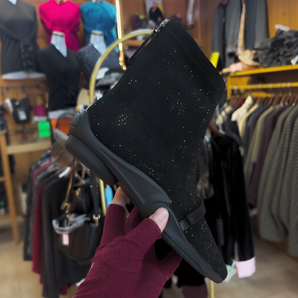 Rhinestone flat elegant pointed toe boots