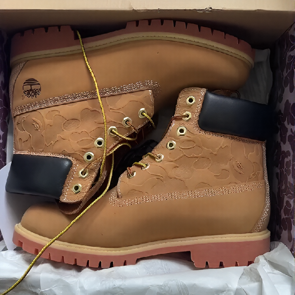 Embossed trendy Martin boots