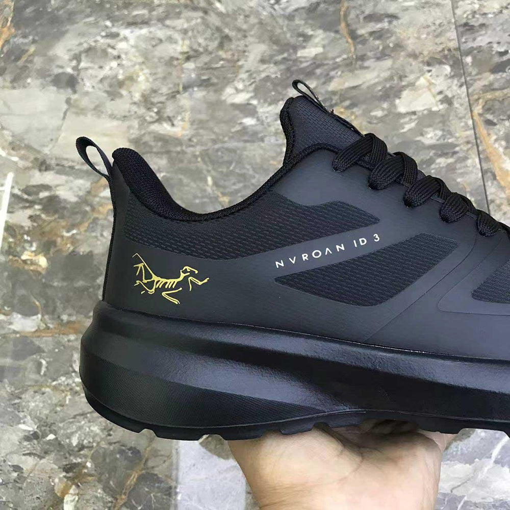 High-end black multi-functional sports shoes
