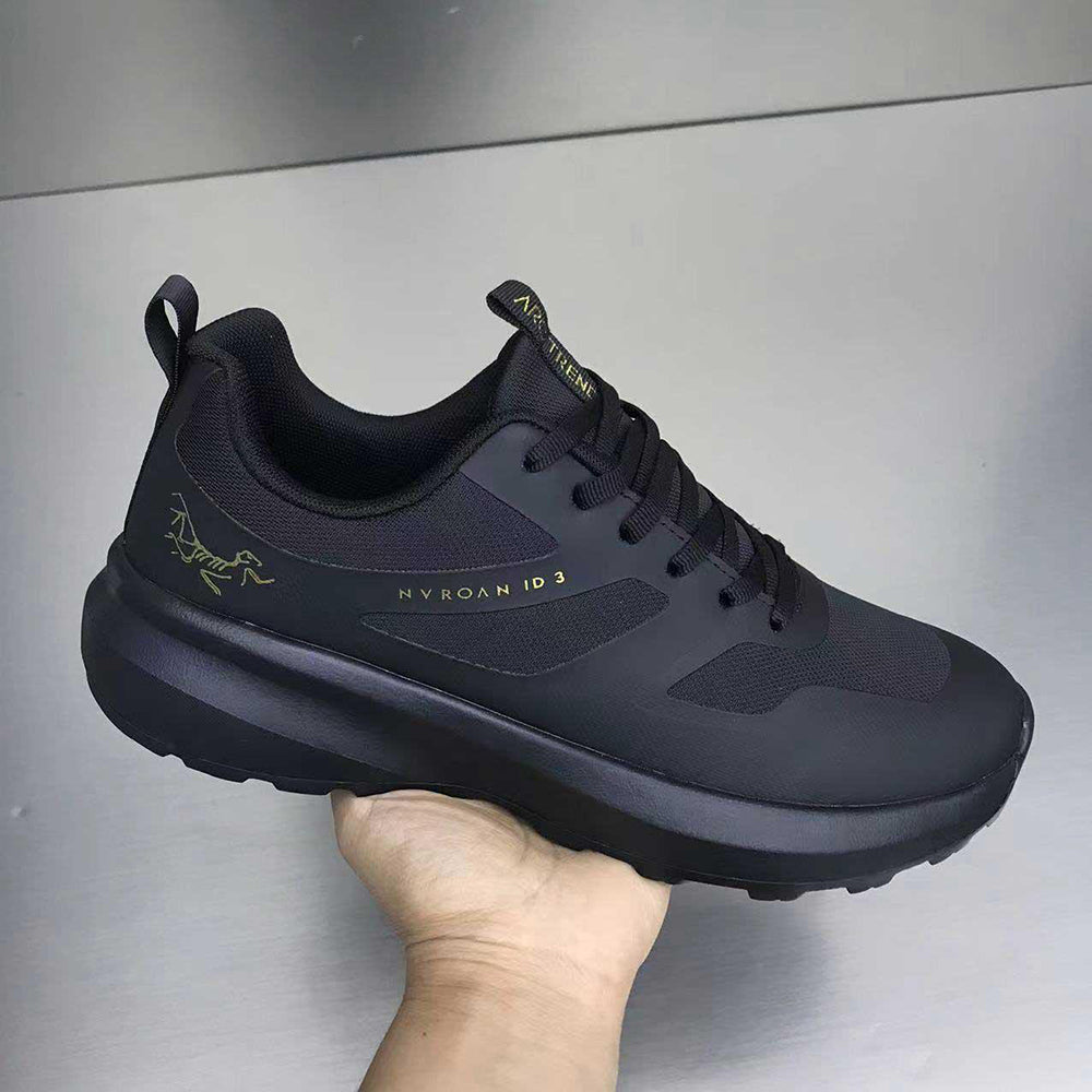 High-end black multi-functional sports shoes